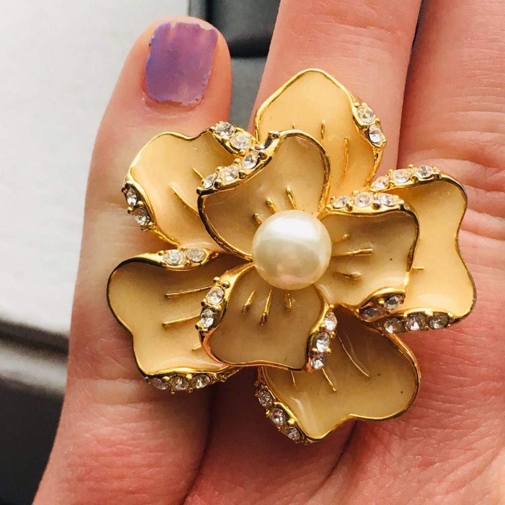 Cocktail ring. Size 8.